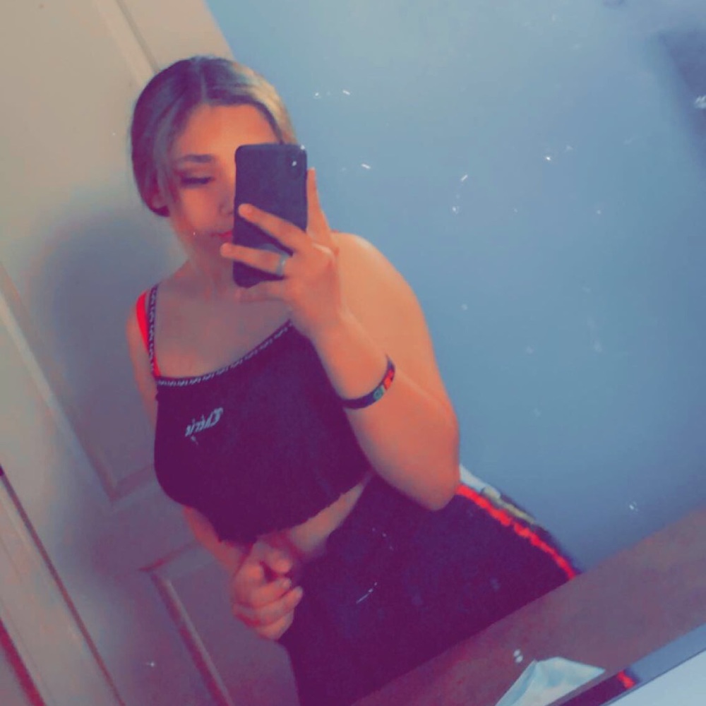 Meet your Posher, Alina